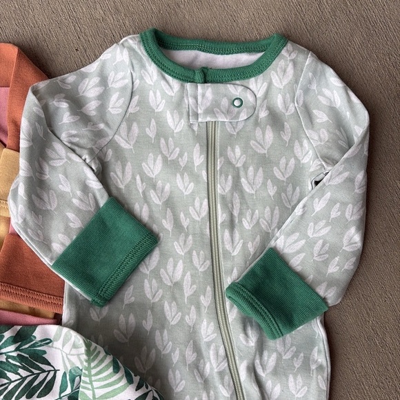 Cloud Island Bundle of 6 Infant Baby Newborn Sleepers NEW! - Picture 3 of 6